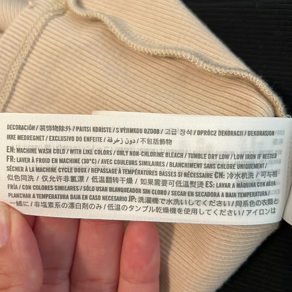 Abercrombie & Fitch Soft Rib Shrunken Tee EUC - Picture 8 of 11